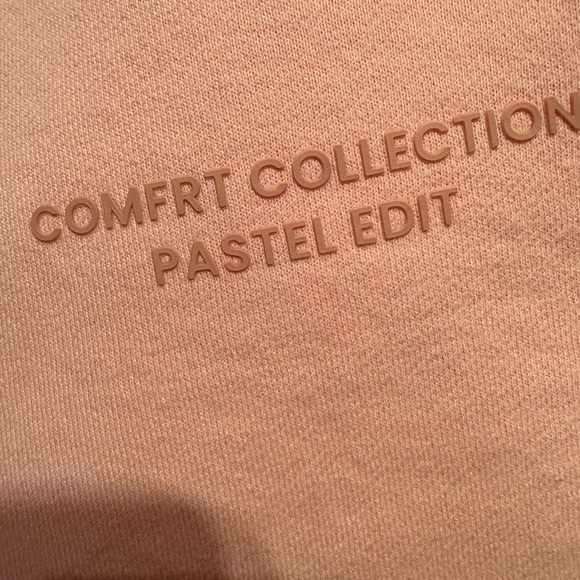 Comfrt pastel PEACH limited edition joggers size SMALL - Picture 3 of 3
